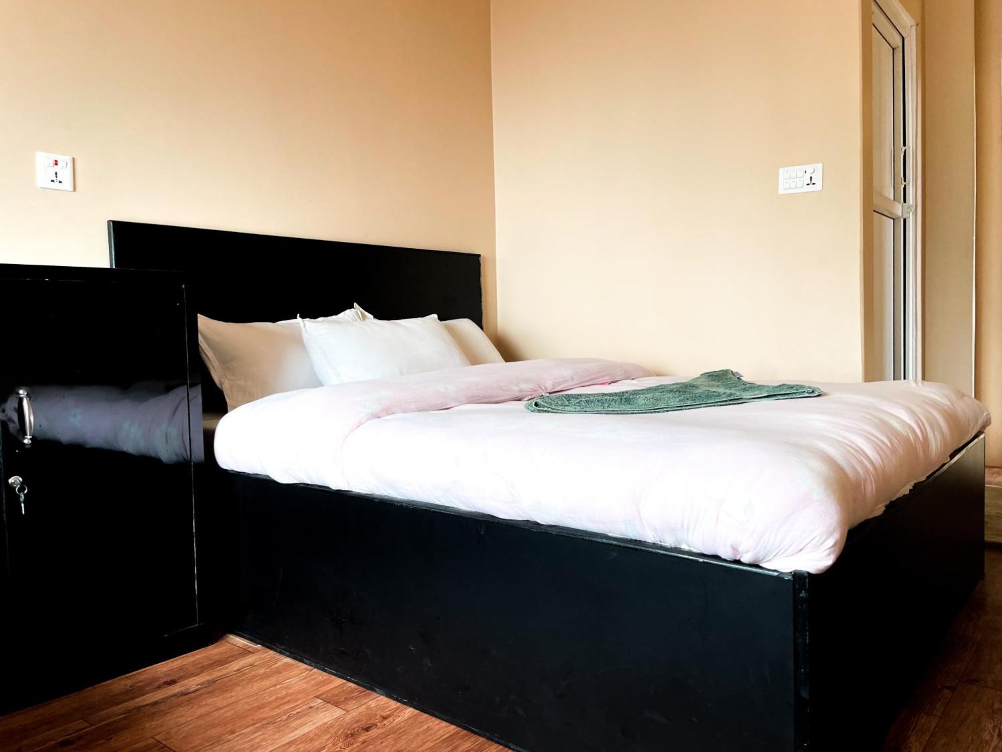 Yuriko Guest House ポカラ エクステリア 写真